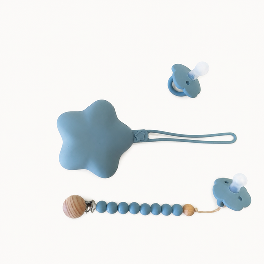NARA Personalised Pacifier, Clip & Case Set in Ether — two silicone dummies, personalised wooden dummy clip and star-shaped silicone case, white background